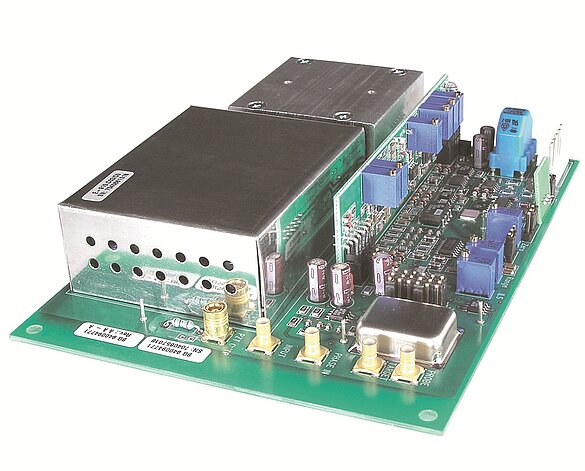 ピエゾアクチュエータおよびピエゾベース位置決めシステムの制御