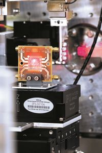 PI’s XYZ piezo stage holding a piezoelectric sample for investigations on collective lipid bilayer dynamics excited by surface acoustic waves endstation (Image: M. Osterhoff, Institute for X-Ray Physics, Georg-August-University Göttingen)